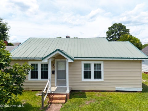 Homes For Sale - 508 Hemlock Street<br/> Elizabeth City, NC 27909