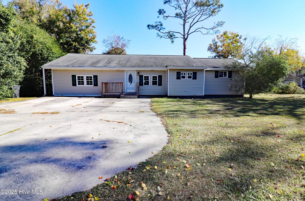 Photo of 8240 Highway 70, Newport, NC 28570 (MLS # 100542731)