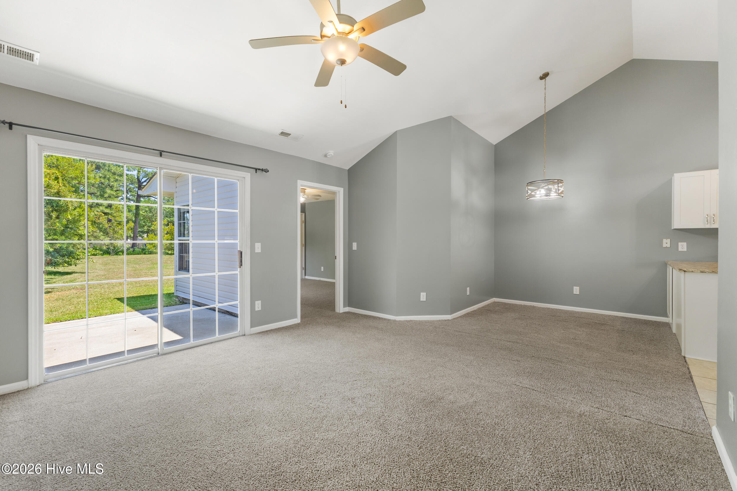 3004 Lauren Place Drive Apt 101
