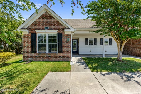 Townhouse For Sale - 3004 Lauren Place Drive #APT 101<br/> New Hanover County, Wilmington, NC 28405