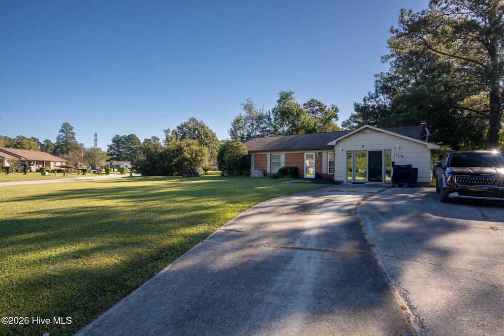 Photo of 108 Greenbriar Drive, Jacksonville, NC 28546 (MLS # 100612569)