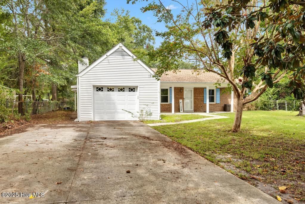 Photo of 212 Kerry Court, Jacksonville, NC 28546 (MLS # 100530493)