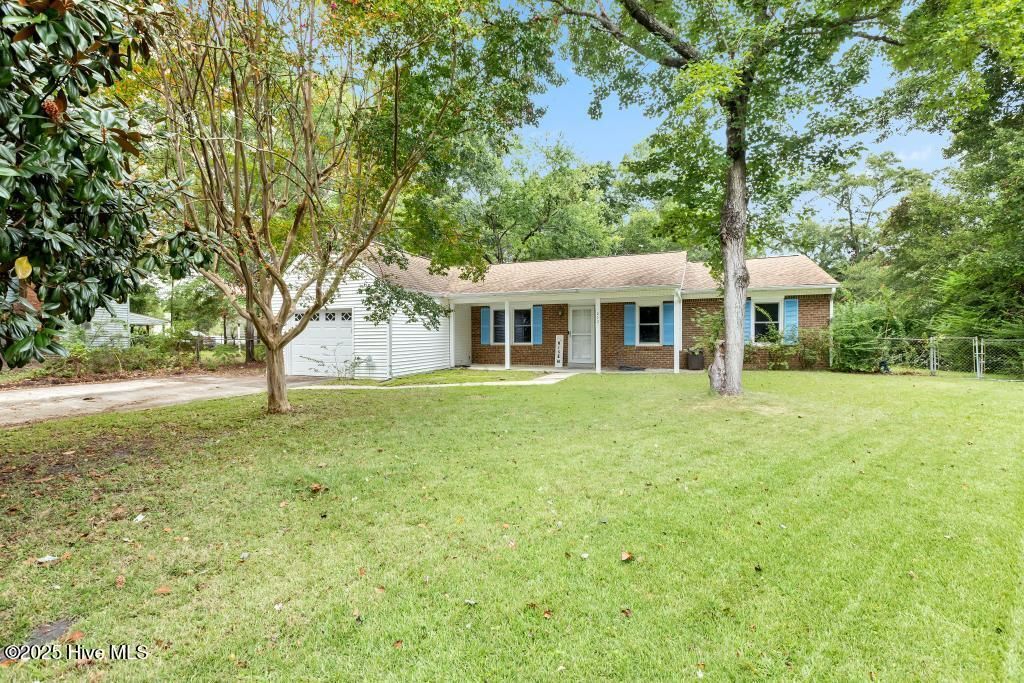 Photo of 212 Kerry Court, Jacksonville, NC 28546 (MLS # 100530493)