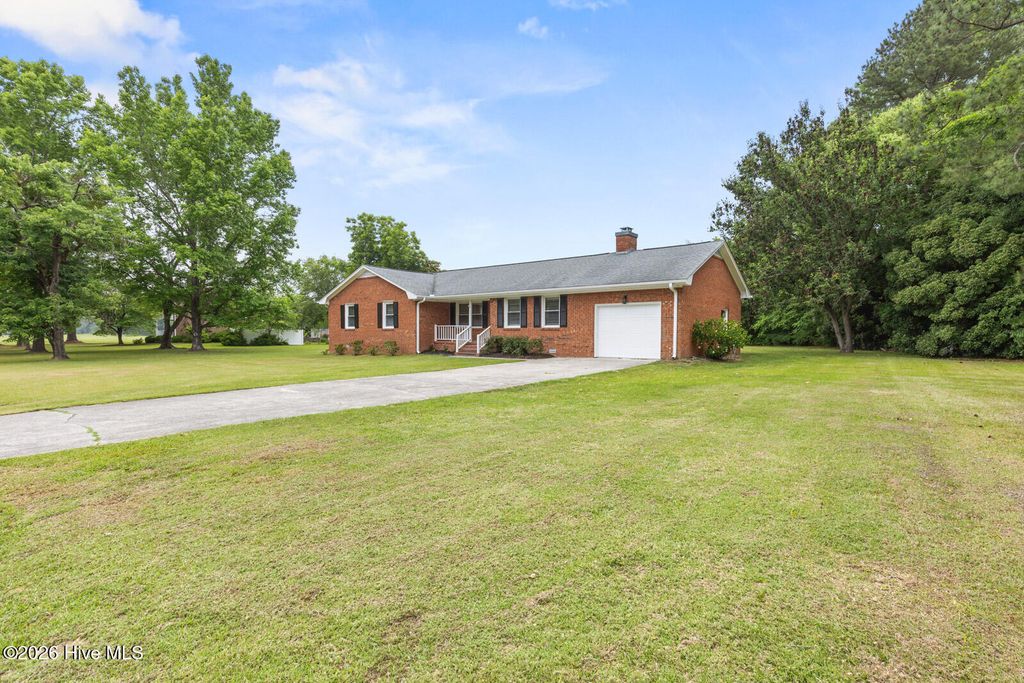 Photo of 103 Drury Lane, New Bern, NC 28560 (MLS # 100576371)
