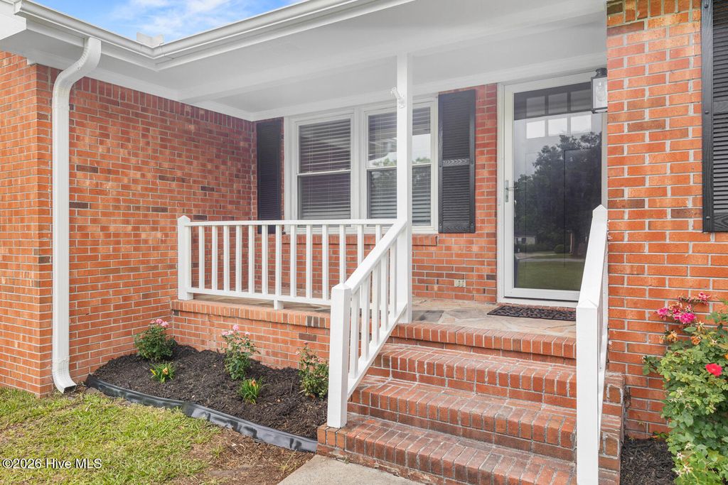 Photo of 103 Drury Lane, New Bern, NC 28560 (MLS # 100576371)