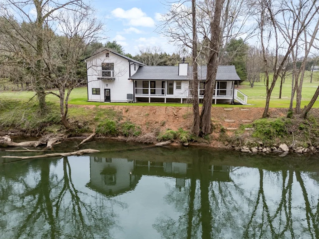 284 Smokeford Road