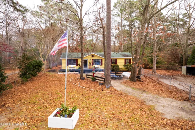 559 Grandy Road, photo 3 of 17