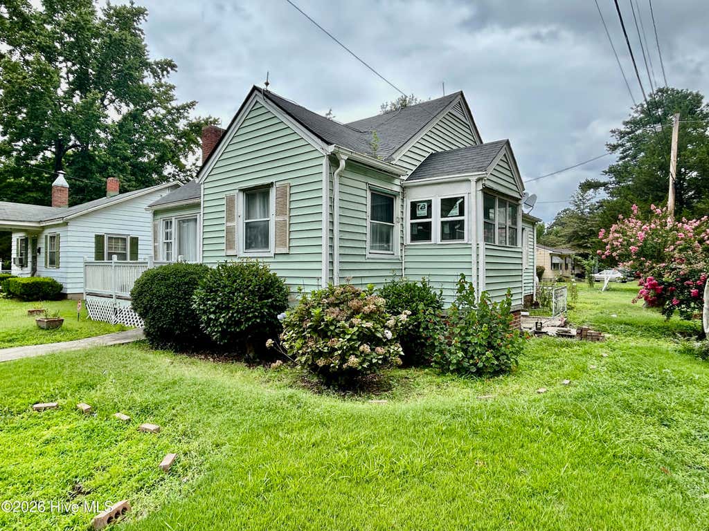Photo of 409 E 13th Street, Scotland Neck, NC 27874 (MLS # 100595579)