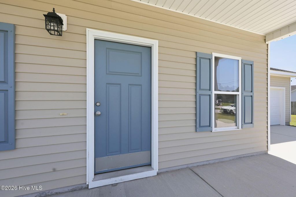 Photo of 125 Palo Alto Park Drive, Maysville, NC 28555 (MLS # 100576017)