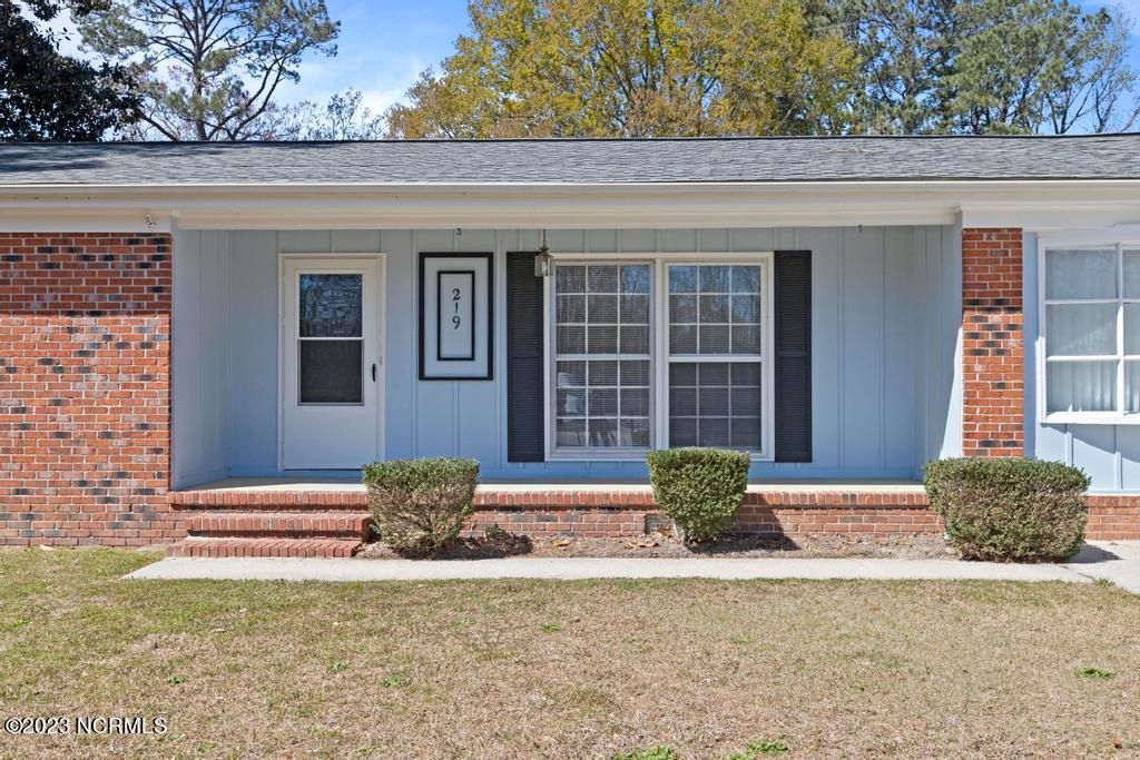 Photo of 219 Edgewood Drive, Jacksonville, NC 28546 (MLS # 100568797)
