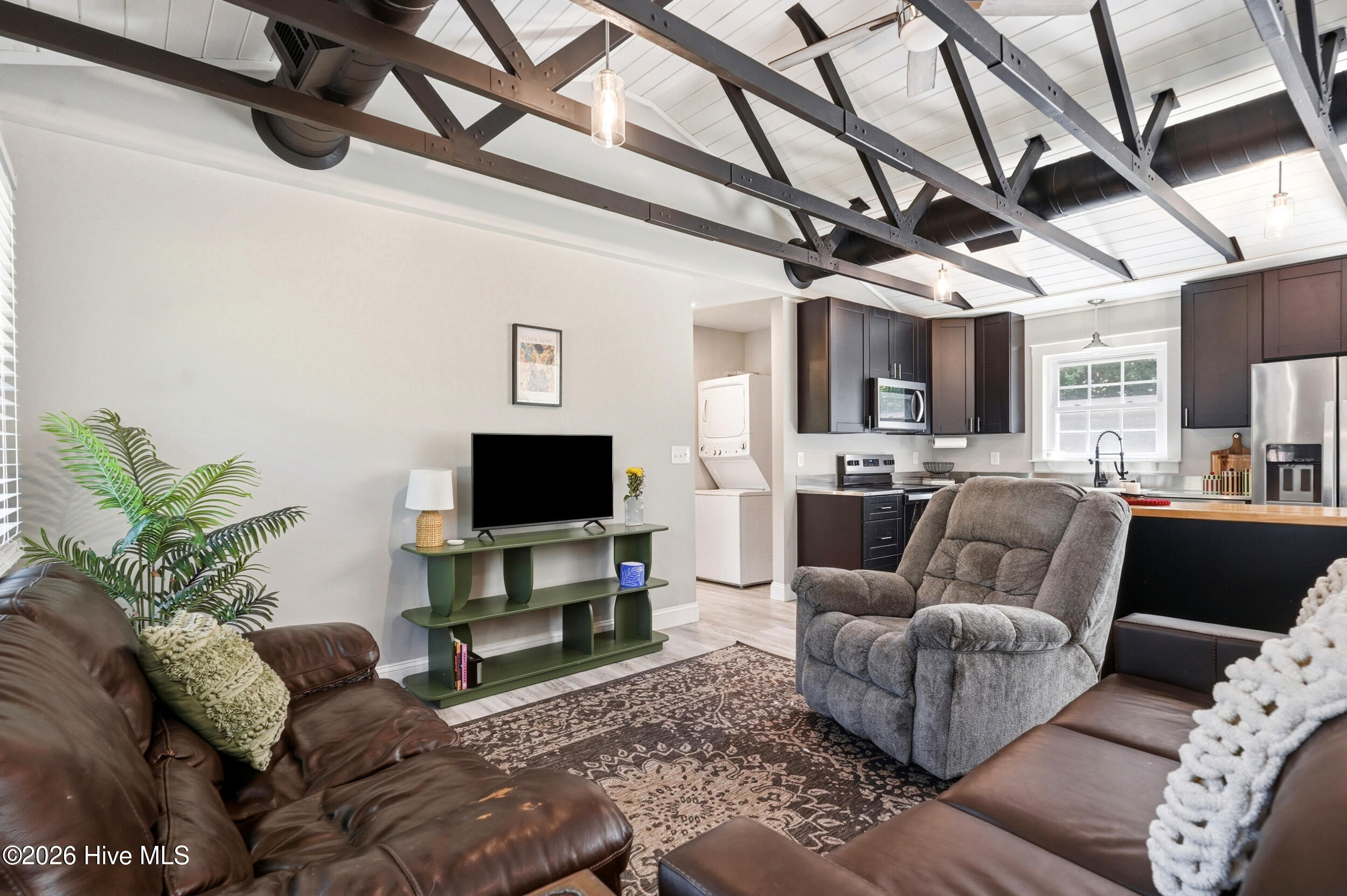 5021 Ilex Drive