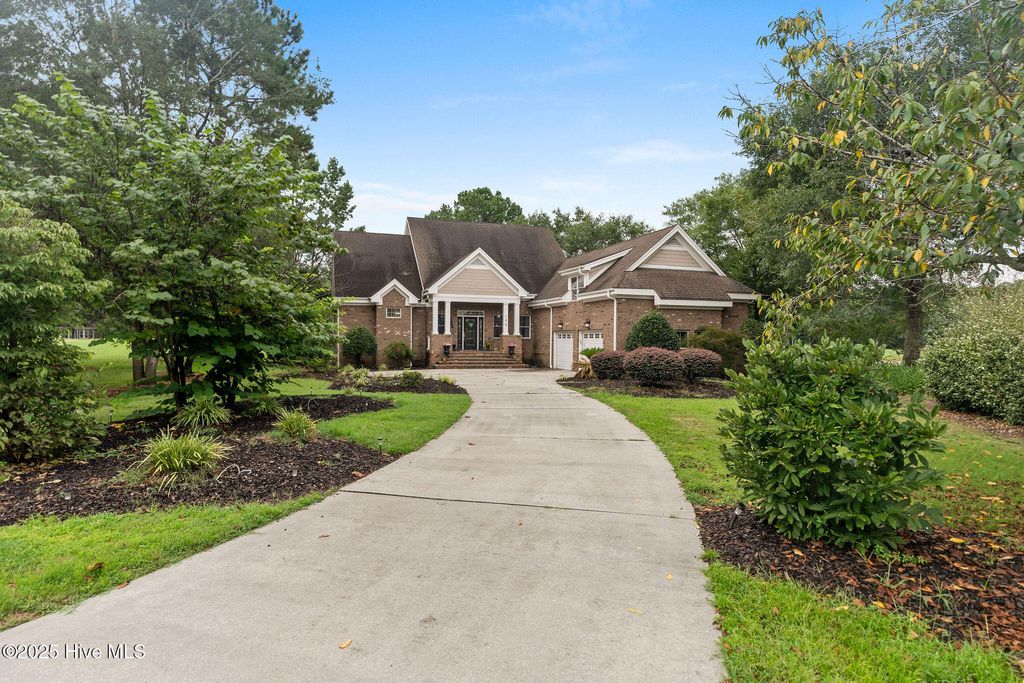 Photo of 198 Cedar Point Drive, Wallace, NC 28466 (MLS # 100494481)