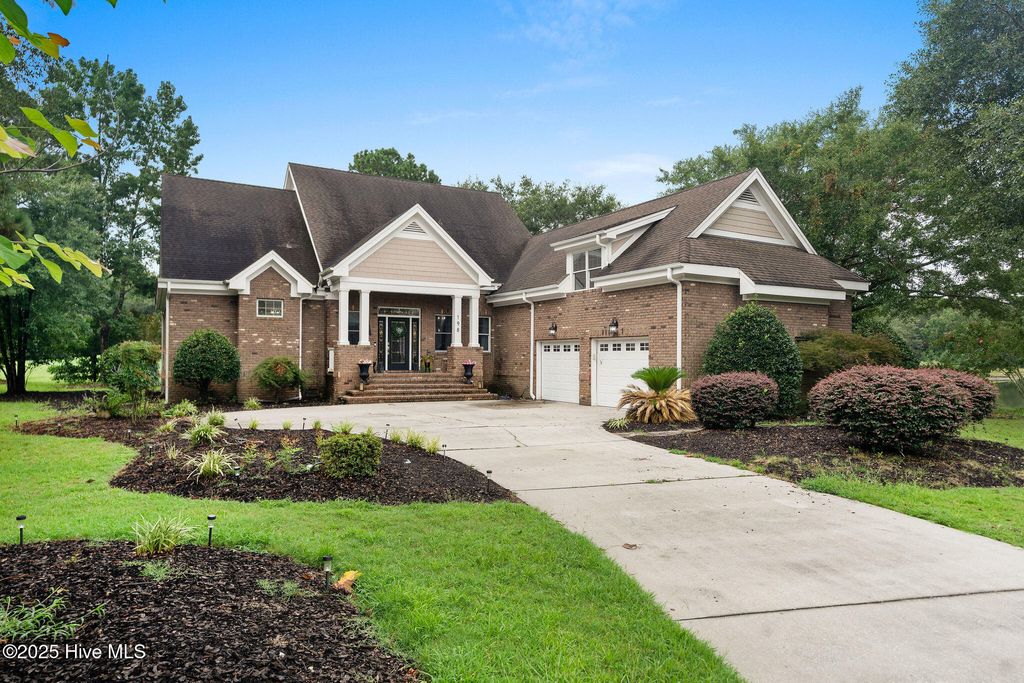 Photo of 198 Cedar Point Drive, Wallace, NC 28466 (MLS # 100494481)