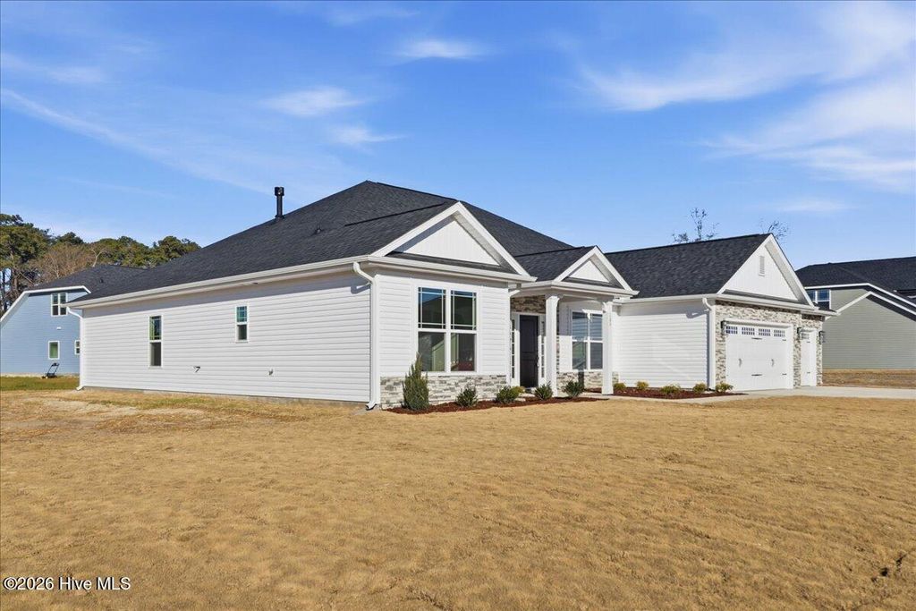 Photo of 103 Manchester Court, La Grange, NC 28551 (MLS # 100547381)