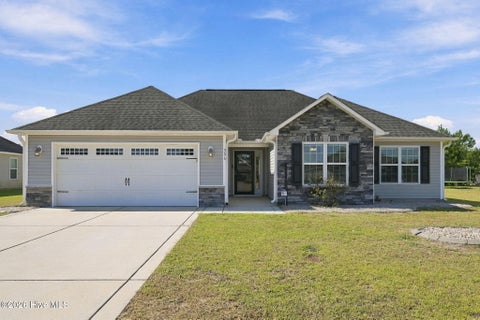 Photo of 306 Strut Lane, Richlands, NC 28574 (MLS # 100606933)