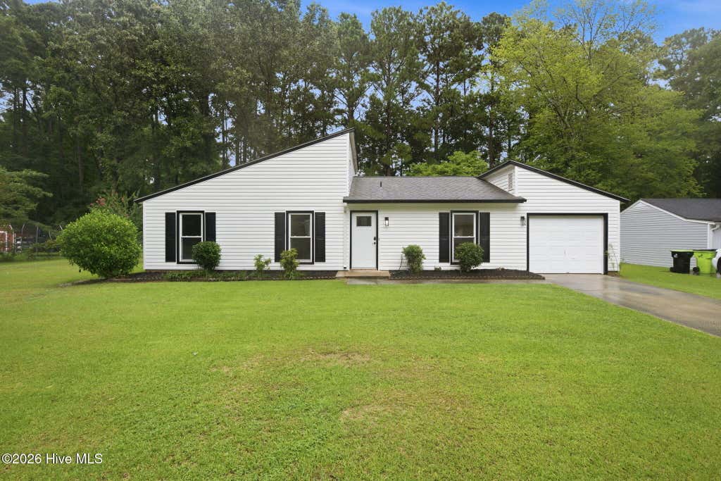 Photo of 1114 Plymouth Drive, New Bern, NC 28562 (MLS # 100594427)