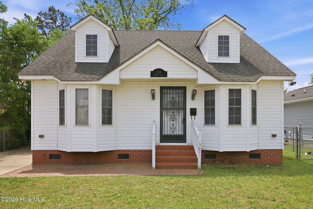 Photo of 303 Dobbs Street, Hertford, NC 27944 (MLS # 100571531)