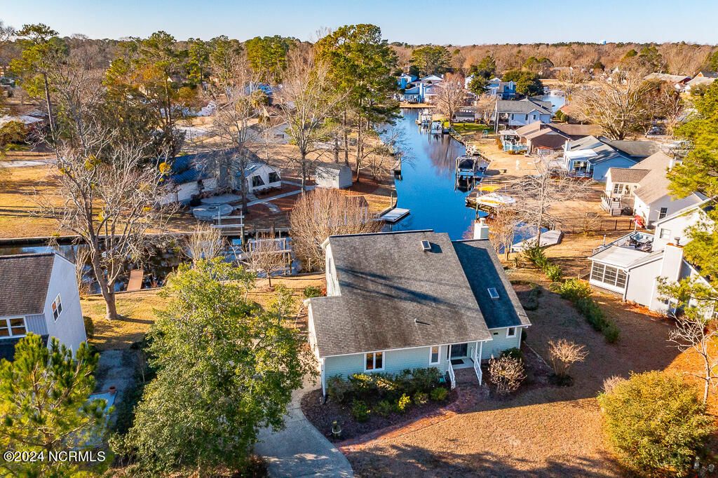 Photo of 312 Channel Run Drive, New Bern, NC 28562 (MLS # 100563974)