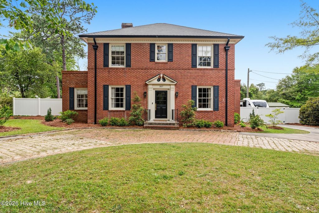 Photo of 307 Bauersfeld Street, Hamlet, NC 28345 (MLS # 100565696)