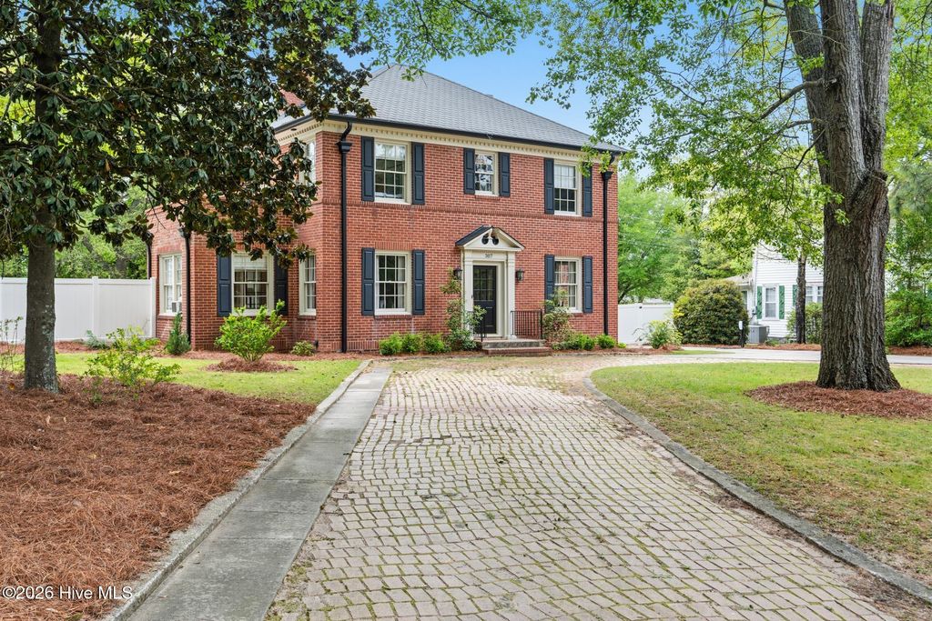 Photo of 307 Bauersfeld Street, Hamlet, NC 28345 (MLS # 100565696)