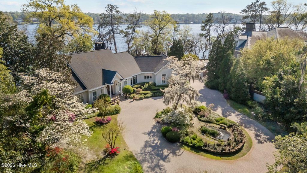 Photo of 211 Wilson Point Road, Trent Woods, NC 28562 (MLS # 100564977)