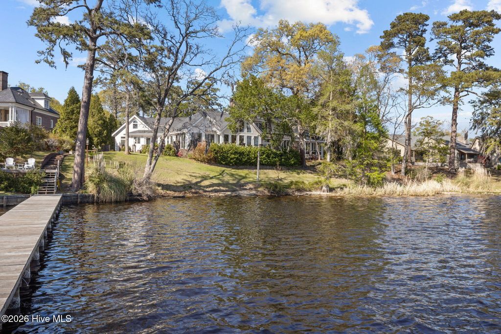 Photo of 211 Wilson Point Road, Trent Woods, NC 28562 (MLS # 100564977)