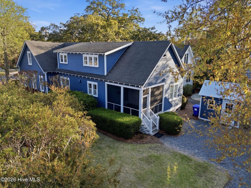 Photo of 319 E Nash Street, Southport, NC 28461 (MLS # 100566122)