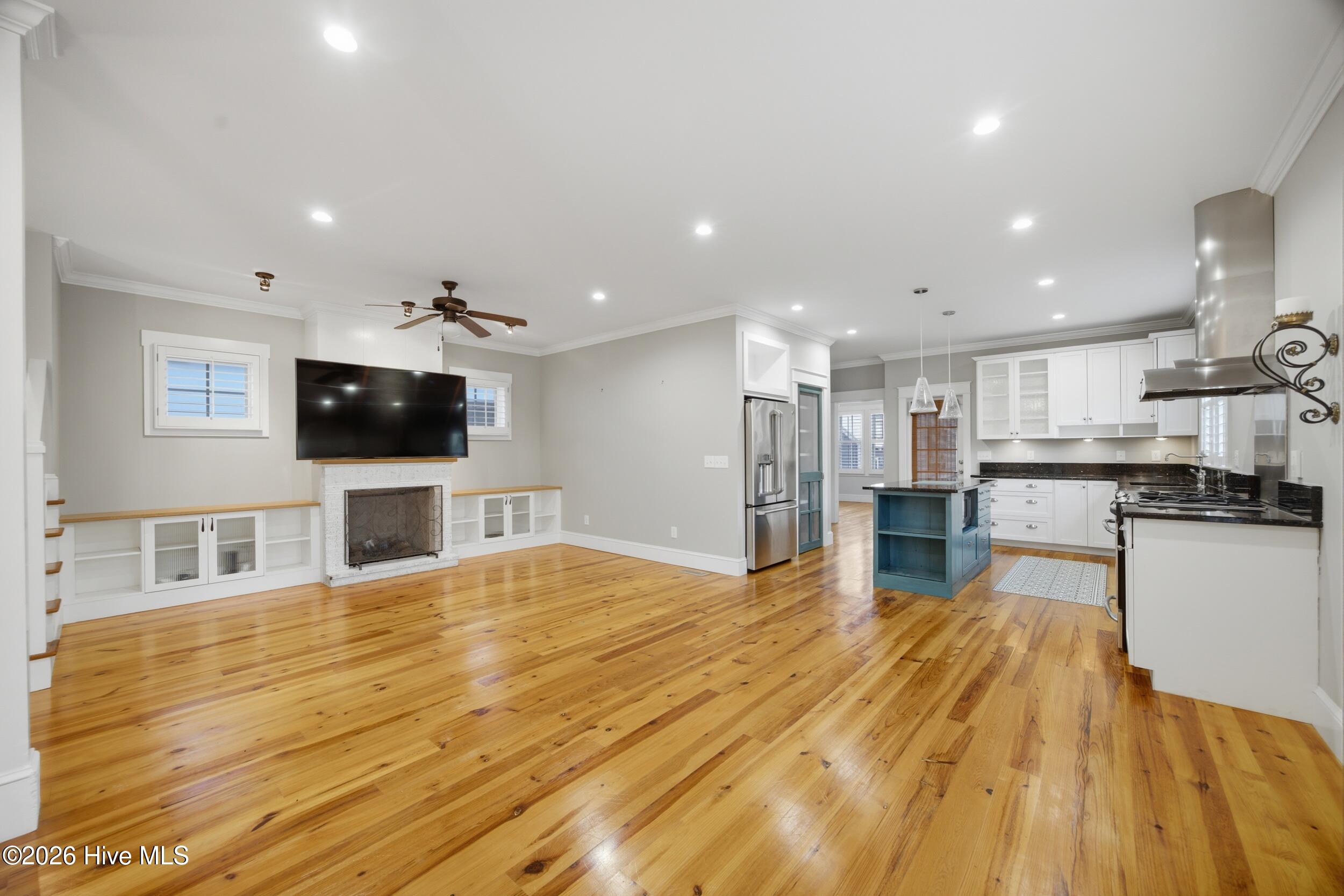 319 E Nash Street