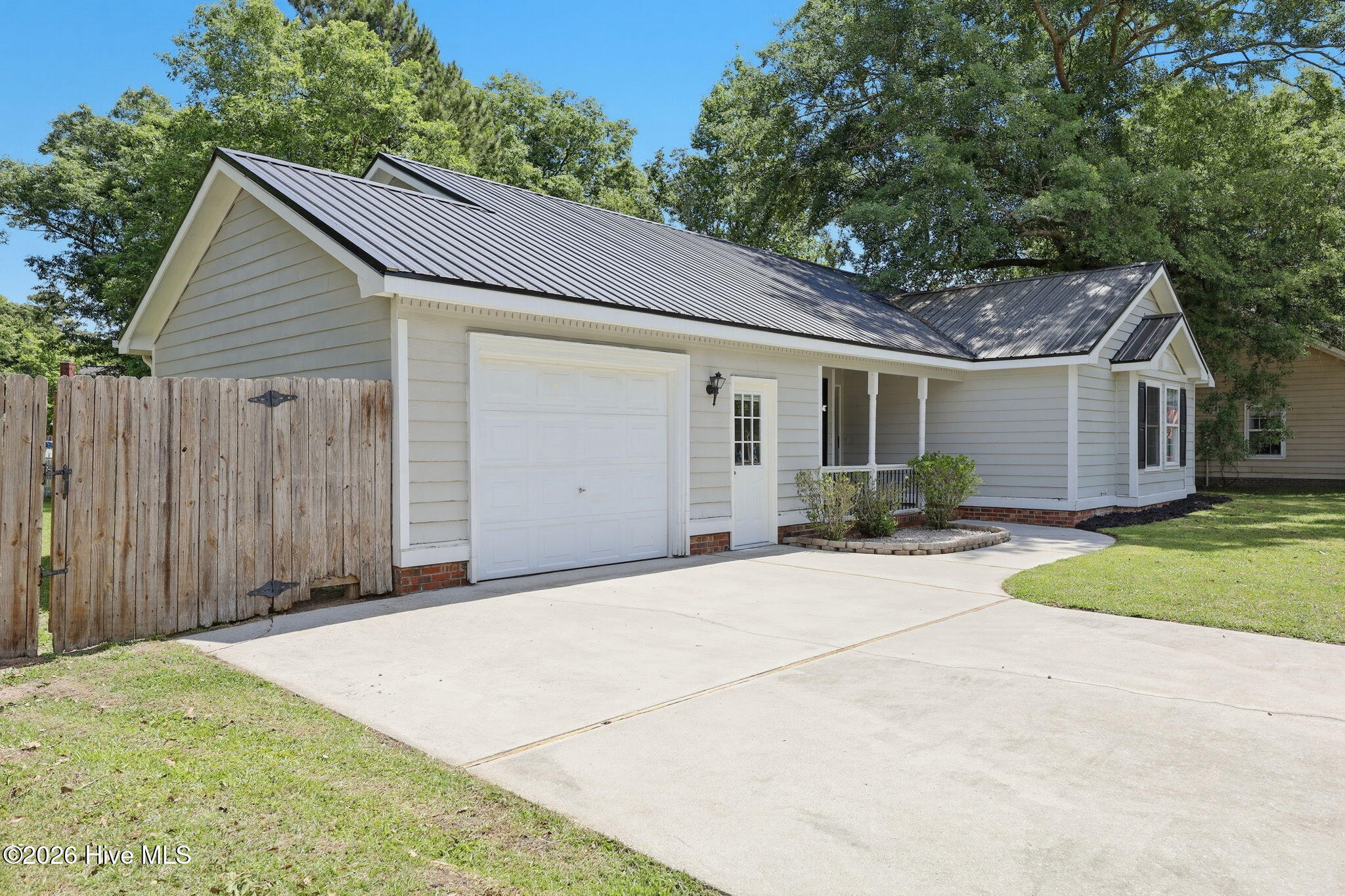 402 Southwest Drive