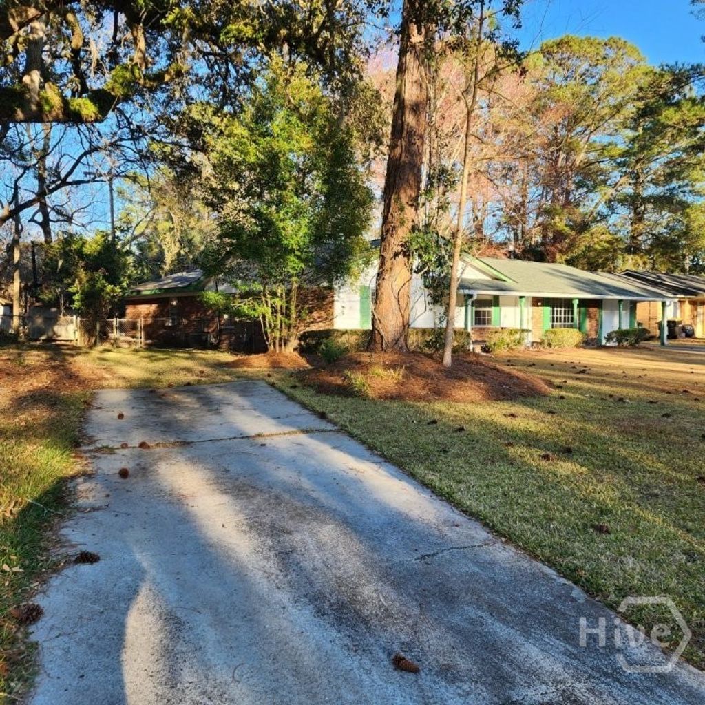Photo of 23 Canterbury Circle, Savannah, GA 31419 (MLS # SA348015)