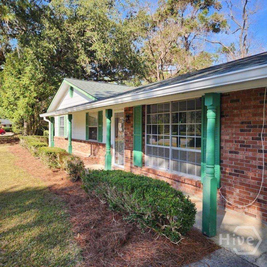 Photo of 23 Canterbury Circle, Savannah, GA 31419 (MLS # SA348015)