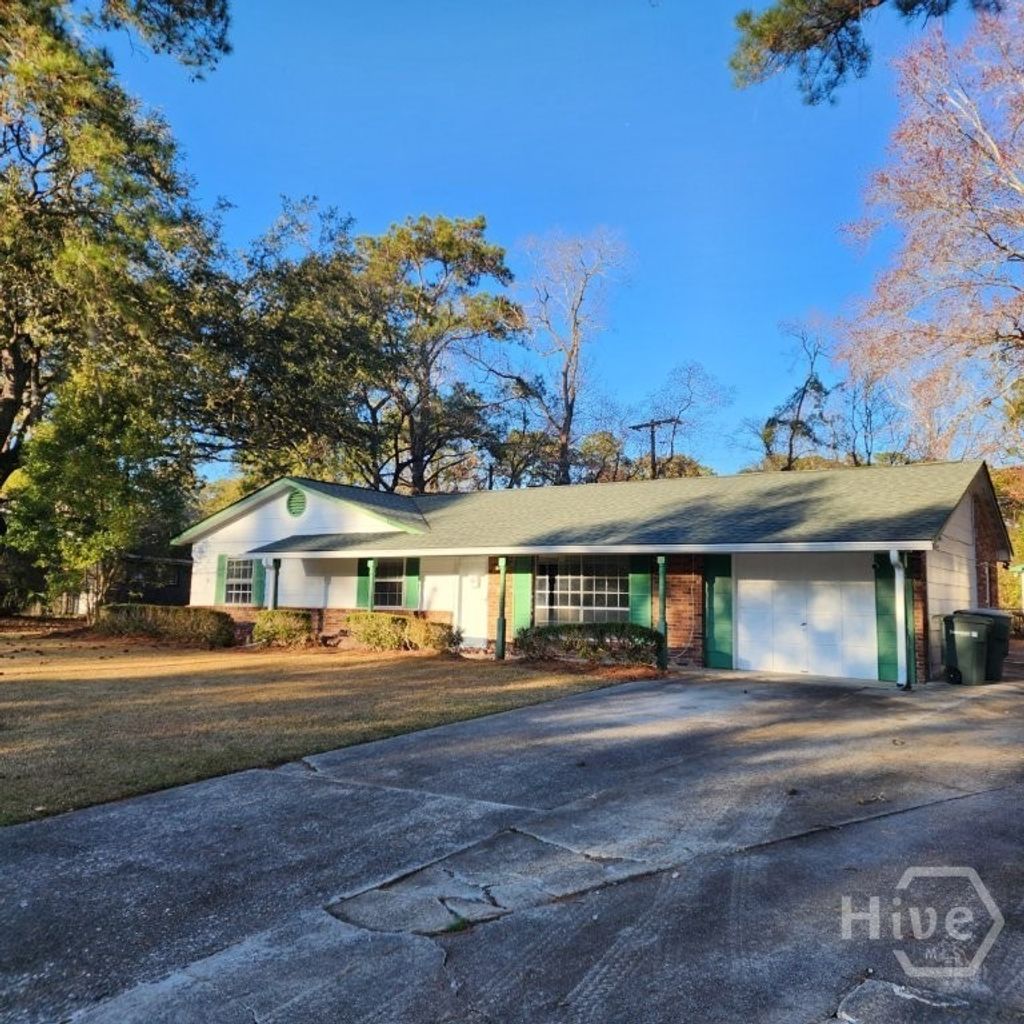 Photo of 23 Canterbury Circle, Savannah, GA 31419 (MLS # SA348015)