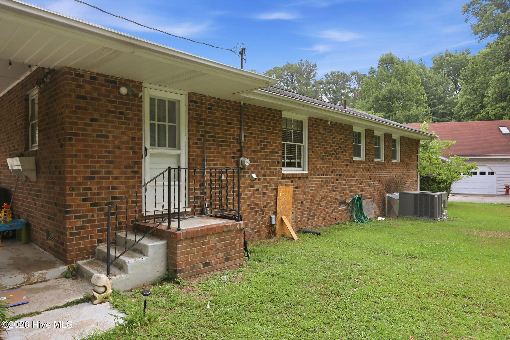 1711 Ambleside Drive