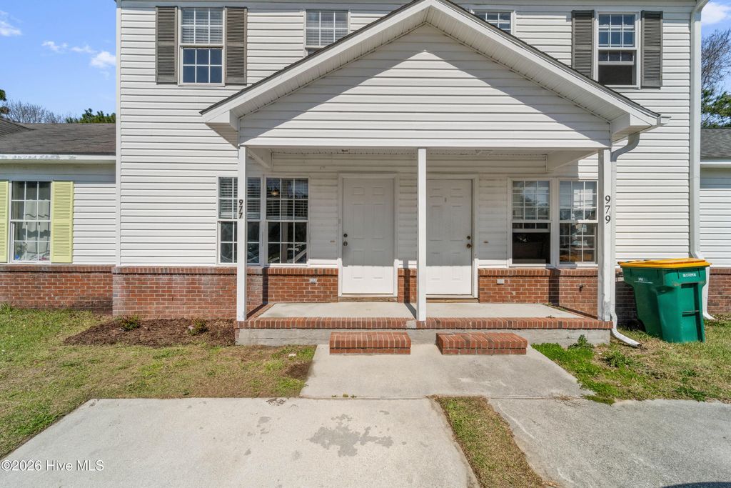 Photo of 977 W Pueblo Drive, Jacksonville, NC 28546 (MLS # 100551330)