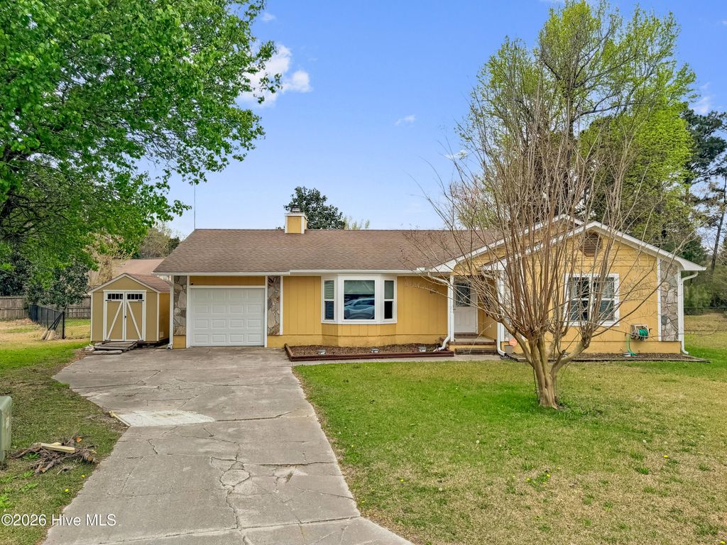 Photo of 610 Wolverine Place, Jacksonville, NC 28546 (MLS # 100564725)