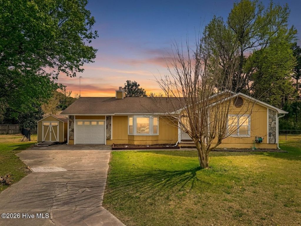 Photo of 610 Wolverine Place, Jacksonville, NC 28546 (MLS # 100564725)