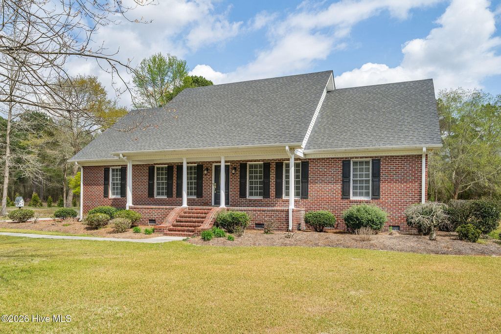 Photo of 213 Country Club Drive, Wallace, NC 28466 (MLS # 100563735)