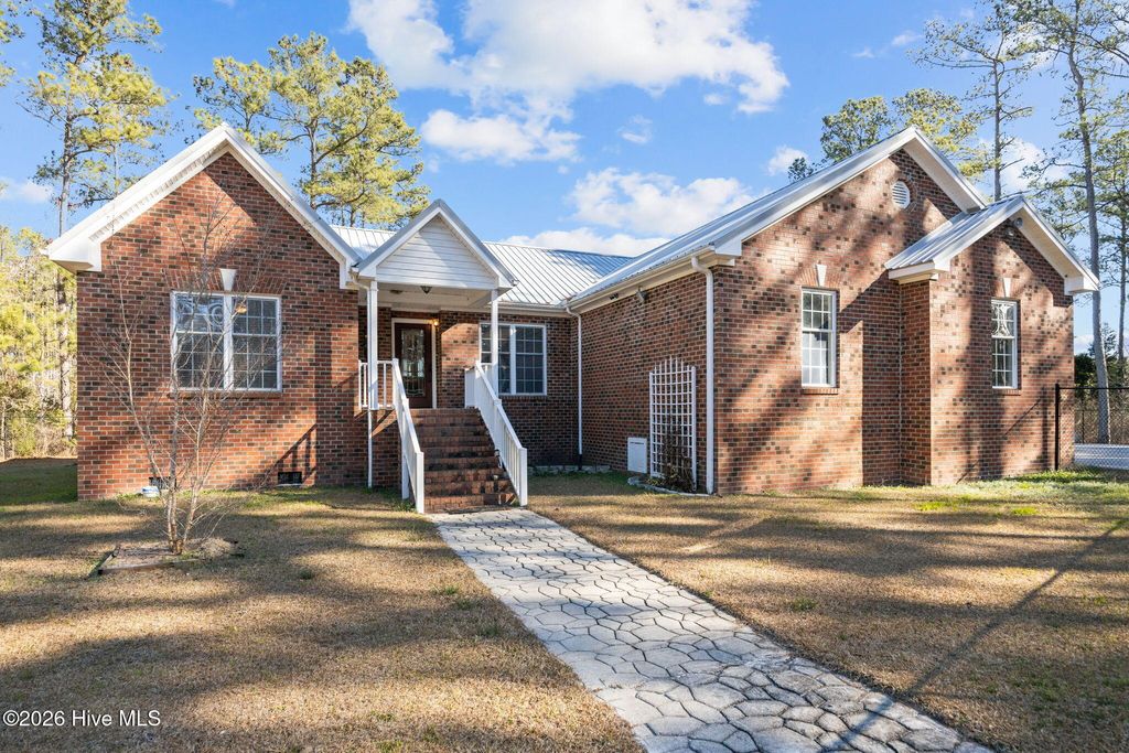 Photo of 224 Creek Drive, Aurora, NC 27806 (MLS # 100549255)