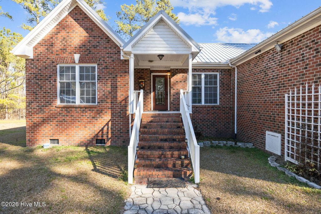 Photo of 224 Creek Drive, Aurora, NC 27806 (MLS # 100549255)