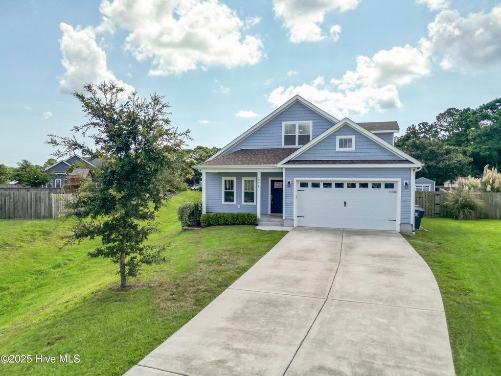 Photo of 108 S Lamplighters Walk, Hampstead, NC 28443 (MLS # 100527219)