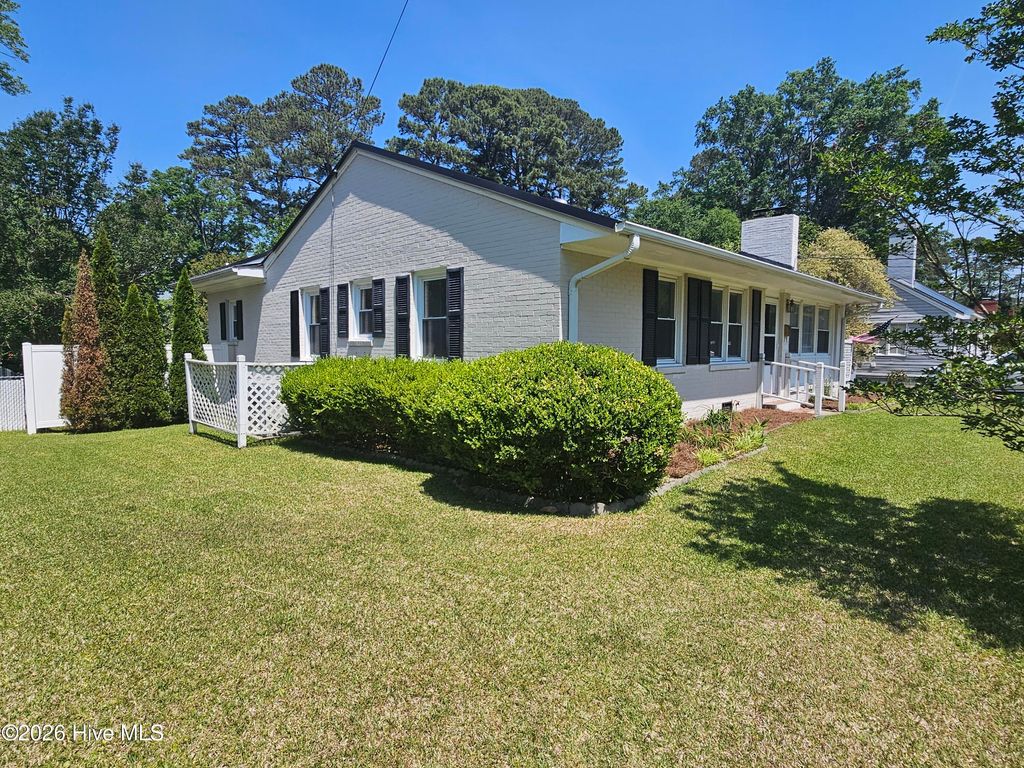 Photo of 405 Lafayette Street, Clinton, NC 28328 (MLS # 100569699)