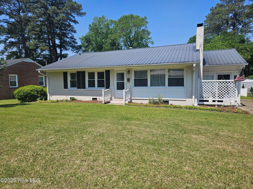Photo of 405 Lafayette Street, Clinton, NC 28328 (MLS # 100569699)