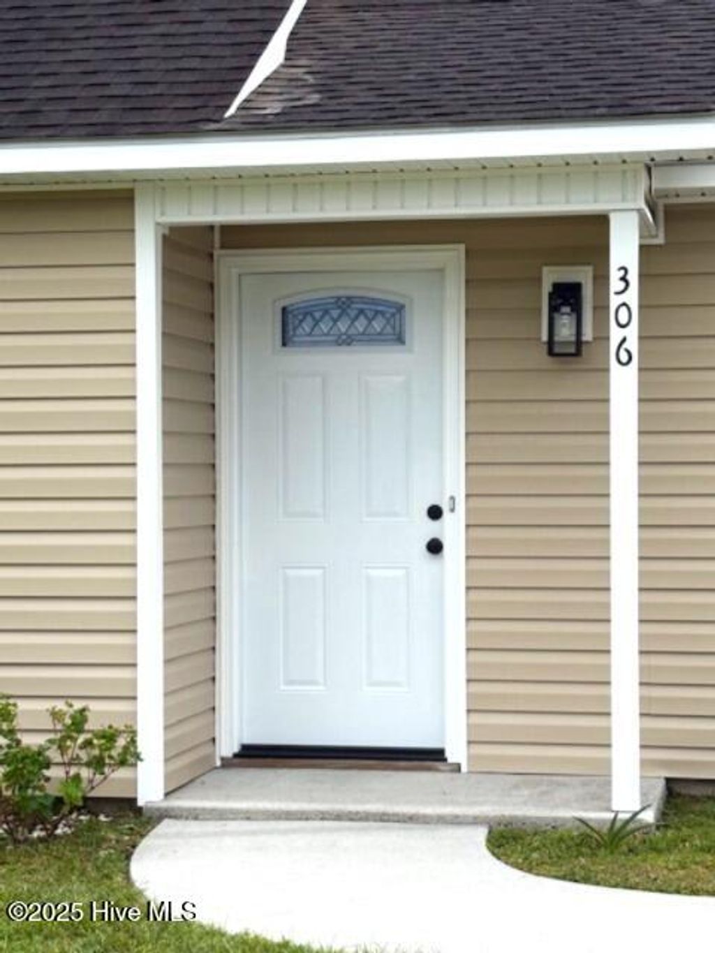 Photo of 306 Foxtrace Lane, Hubert, NC 28539 (MLS # 100530807)