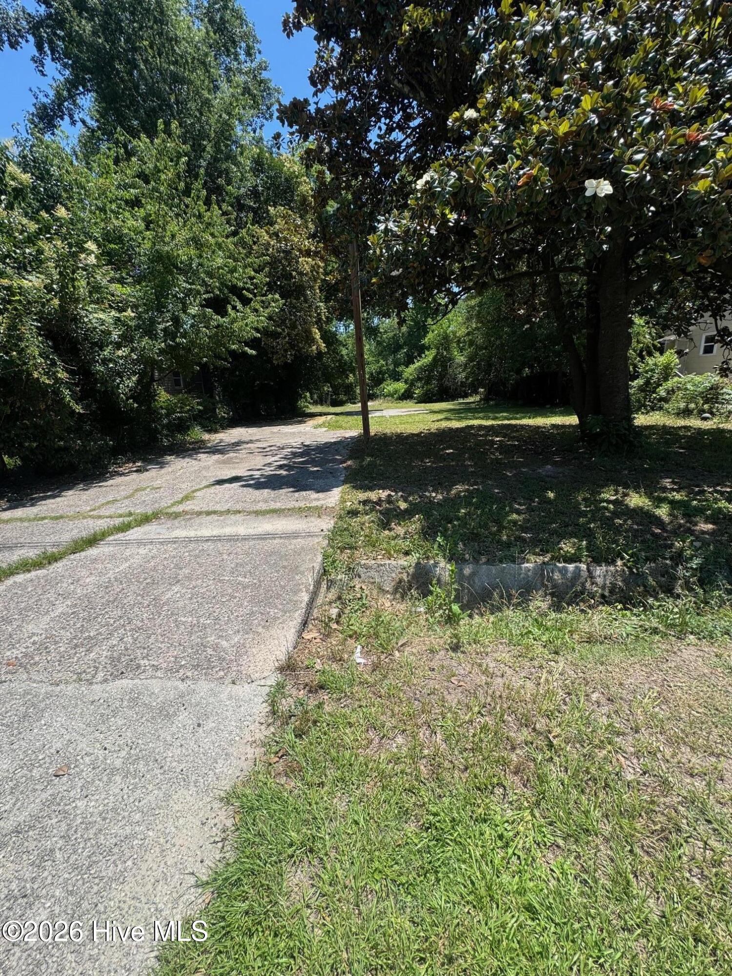 2521 Rhodes Drive