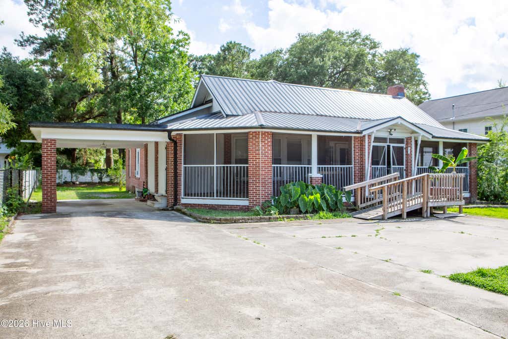 Photo of 211 E Elm Street, Bladenboro, NC 28320 (MLS # 100583292)