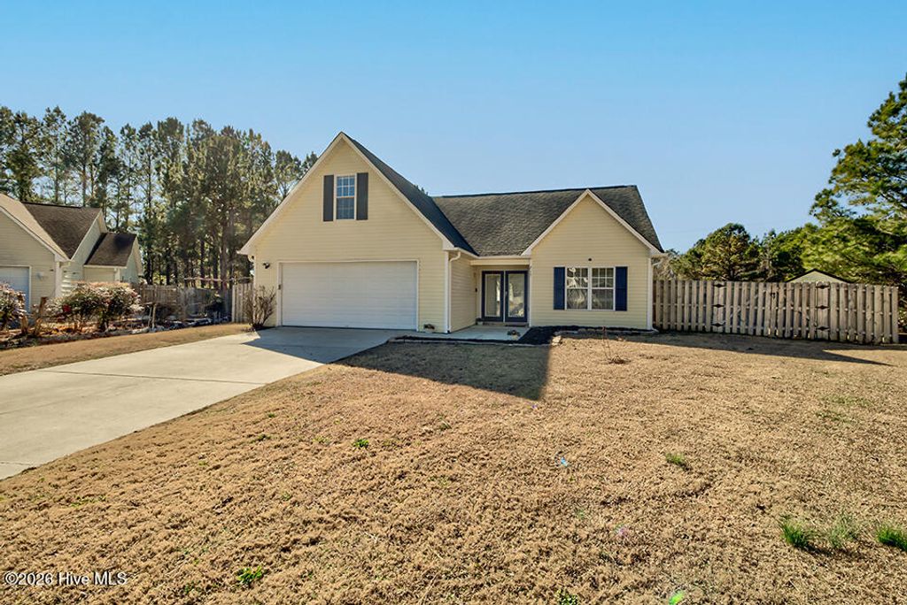 Photo of 215 W Woodbine Terrace, Burgaw, NC 28425 (MLS # 100551045)