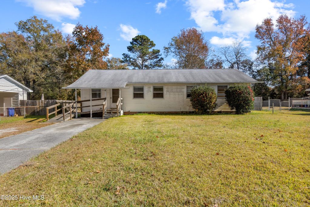 Photo of 114 Cardinal Road, Jacksonville, NC 28546 (MLS # 100543446)