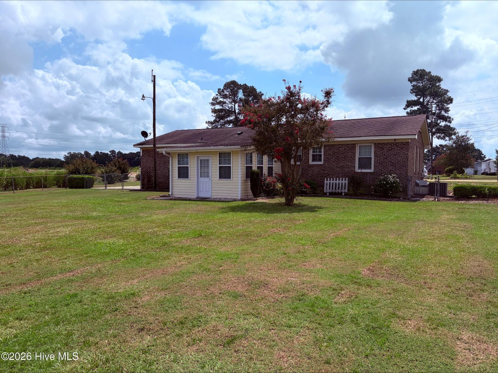 Photo of 2103 Hilltop Lane, Goldsboro, NC 27530 (MLS # 100599544)