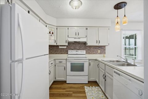 Tiny photo for 2708 S 17th Street #Apt C, Wilmington, NC 28412 (MLS # 100548527)