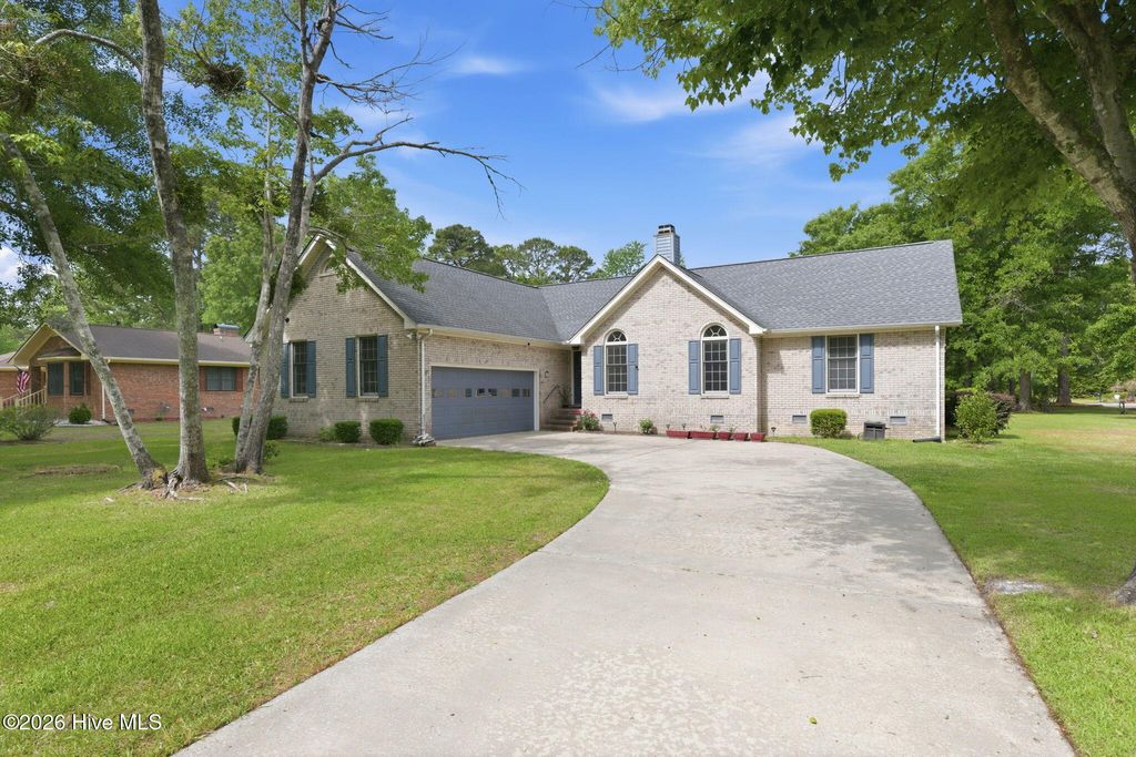 Photo of 600 Winged Foot Court, New Bern, NC 28562 (MLS # 100570801)
